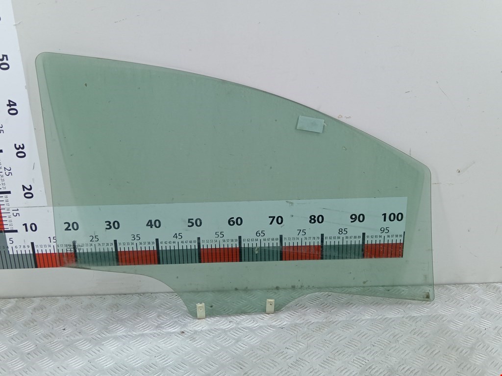 Стекло двери переднее левое PEUGEOT 307 2001-2008