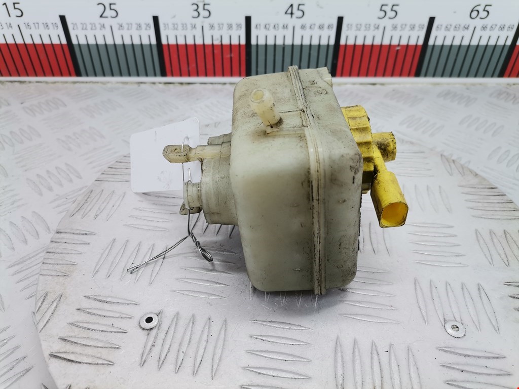 Бачок главного тормозного цилиндра VOLKSWAGEN Golf IV 1997-2003