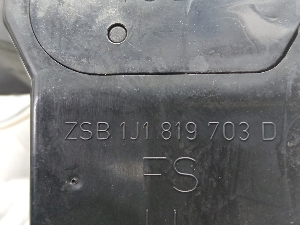 Дефлектор воздушный VOLKSWAGEN Bora 1998-2005