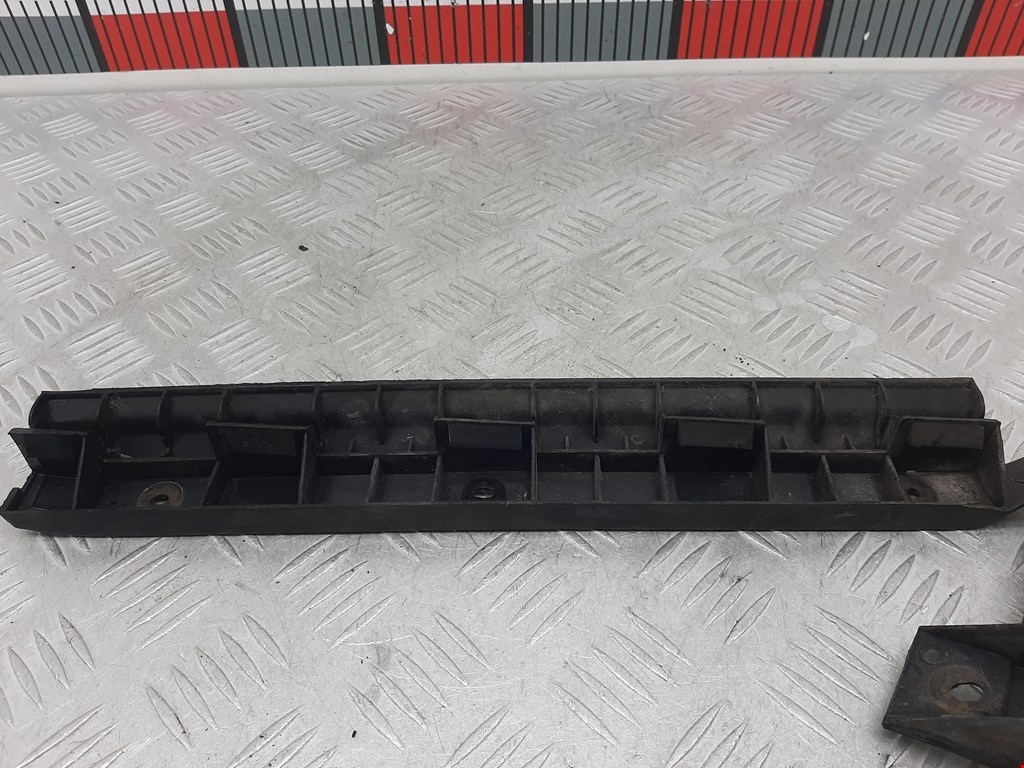 Кронштейн заднего бампера левый правый VOLKSWAGEN Passat B5 1997-2005