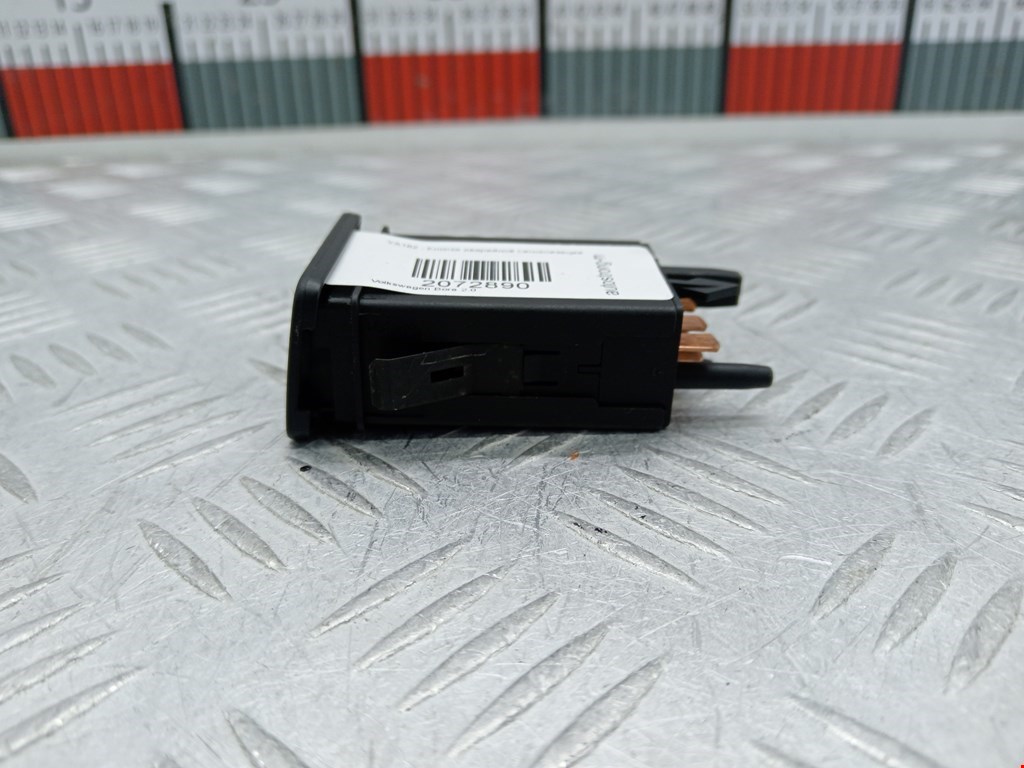 Кнопка аварийной сигнализации (аварийки) VOLKSWAGEN Bora 1998-2005