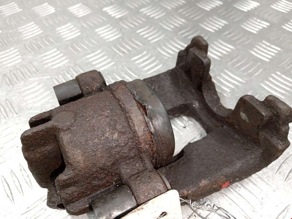 Суппорт передний левый FORD Focus I 1998-2005