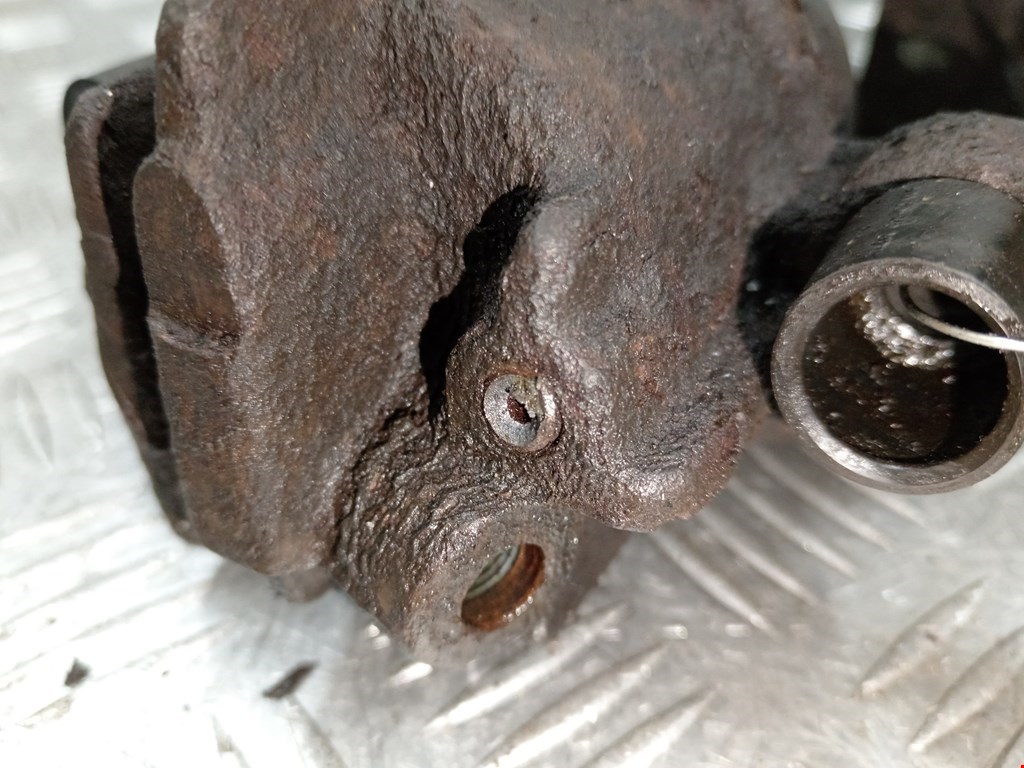 Суппорт передний левый FORD Focus I 1998-2005