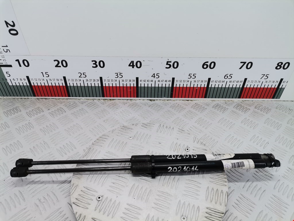 Амортизатор крышки (двери) багажника SKODA Fabia MK2 5J 2007-2014