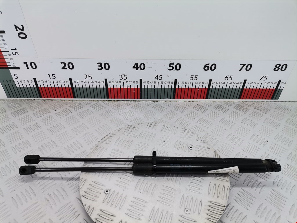 Амортизатор крышки (двери) багажника SKODA Fabia MK2 5J 2007-2014