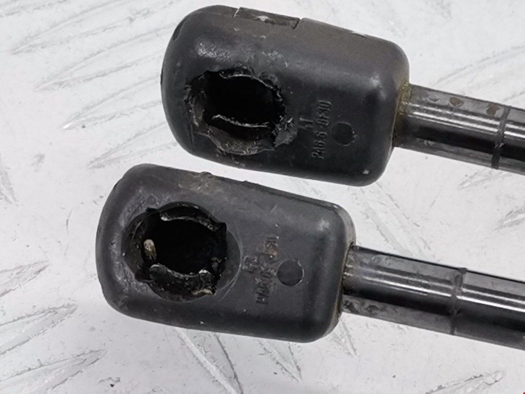 Амортизатор крышки (двери) багажника SKODA Fabia MK2 5J 2007-2014