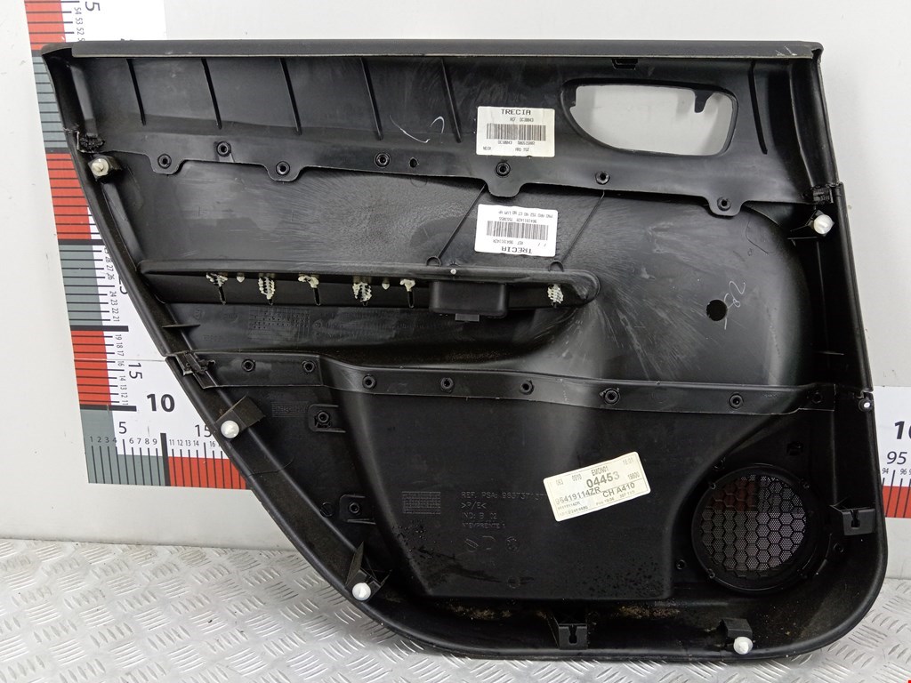 Обшивка двери задняя правая PEUGEOT 307 2001-2008