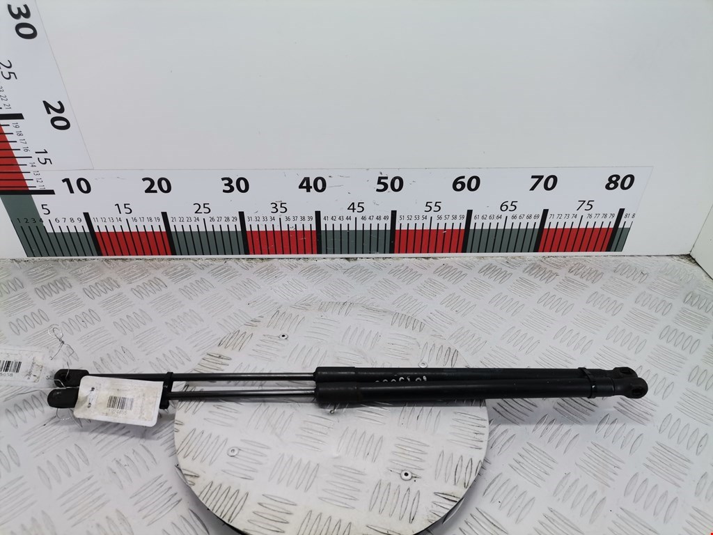 Амортизатор капота левый=правый OPEL Astra H/Family 2004-2015