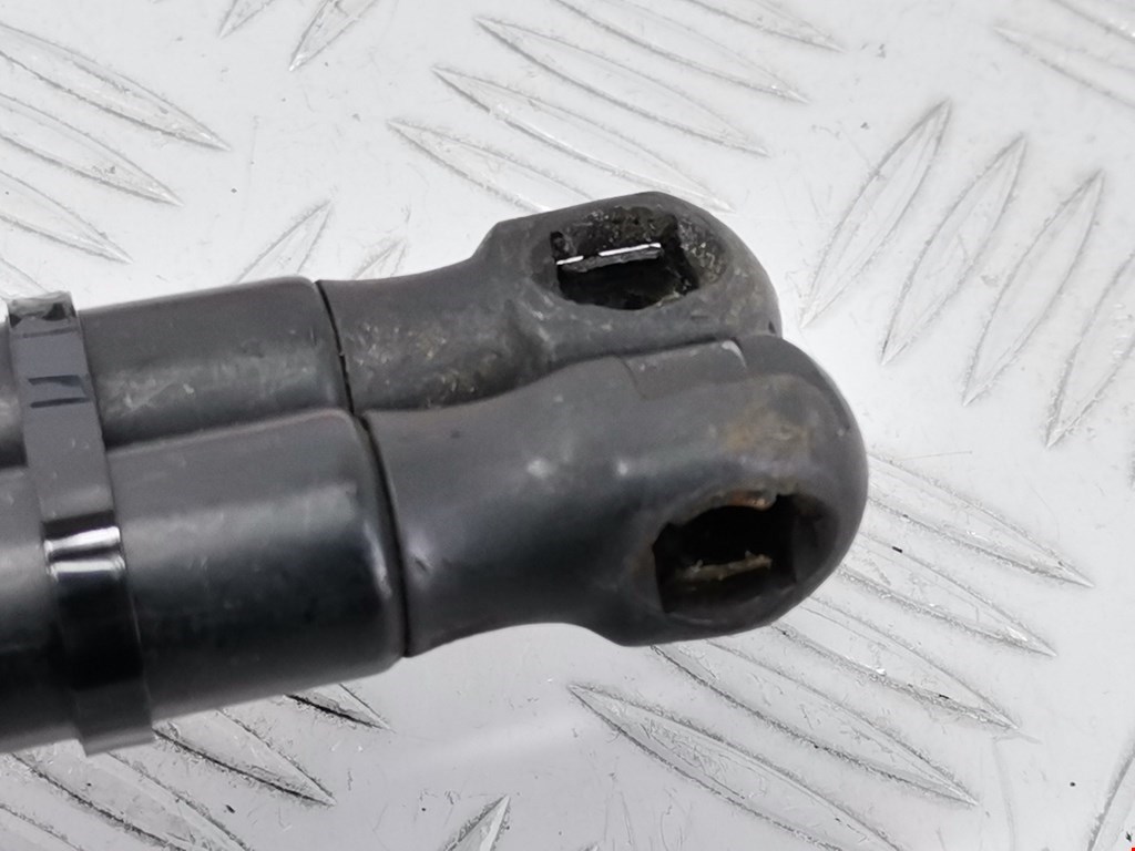 Амортизатор капота левый=правый OPEL Astra H/Family 2004-2015