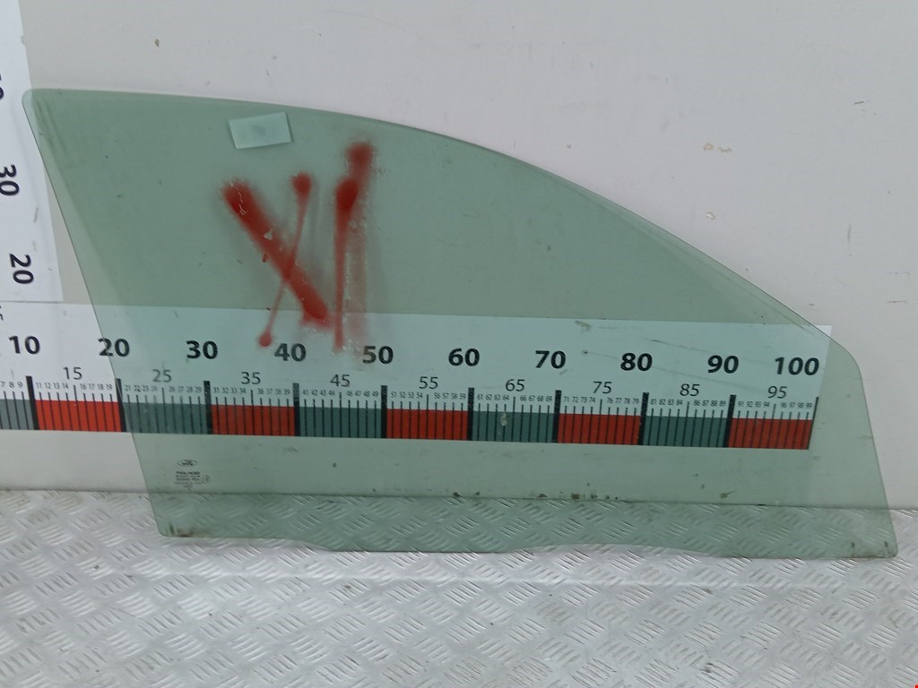 Стекло двери переднее левое FORD Mondeo III 2000-2007