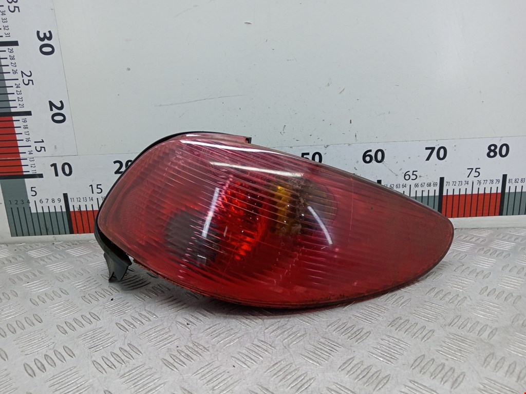 Фонарь задний правый PEUGEOT 206 1998-2012