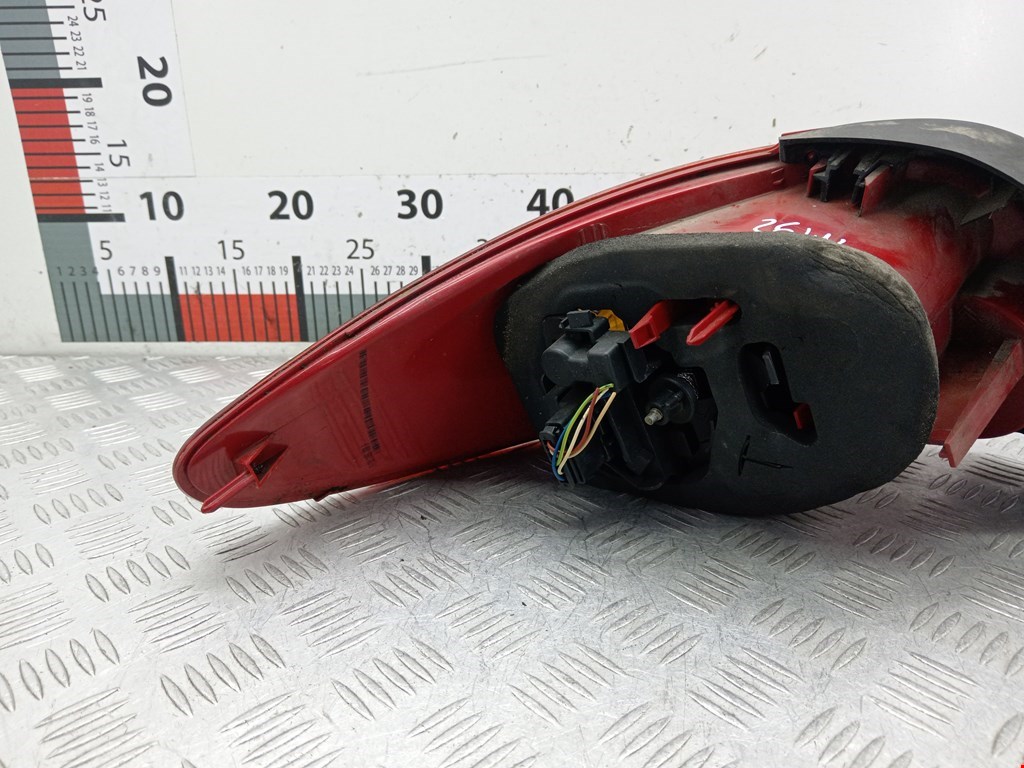 Фонарь задний правый PEUGEOT 206 1998-2012