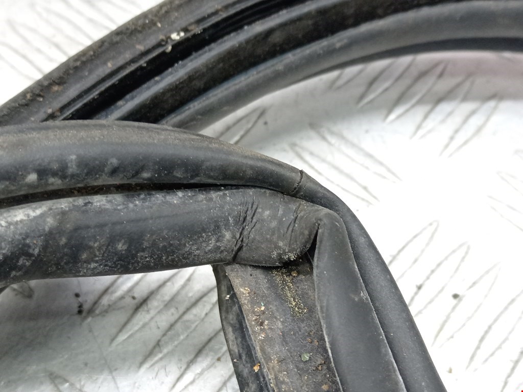 Уплотнитель (наружный) OPEL Omega B 1994-2004