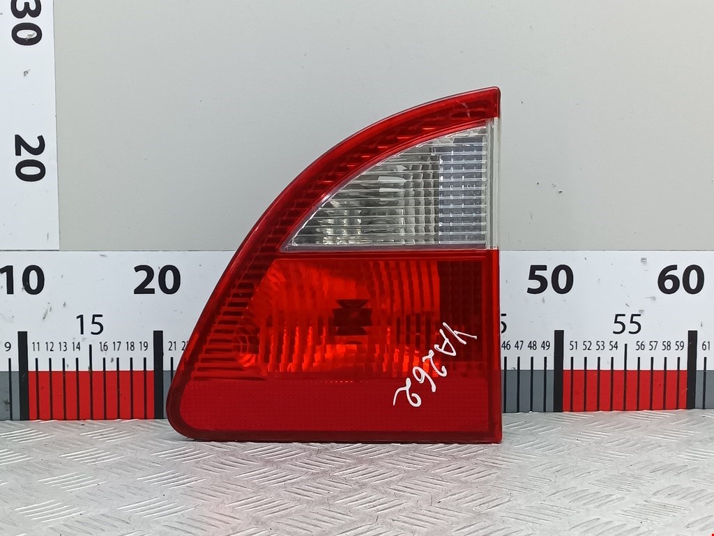 Фонарь задний внутренний правый FORD Galaxy 1995-2005