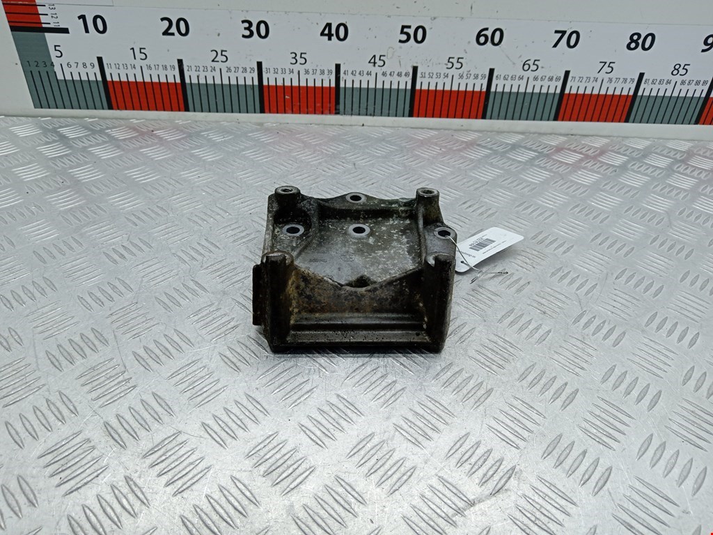 Кронштейн кондиционера CHRYSLER Voyager III GS 1995-2000