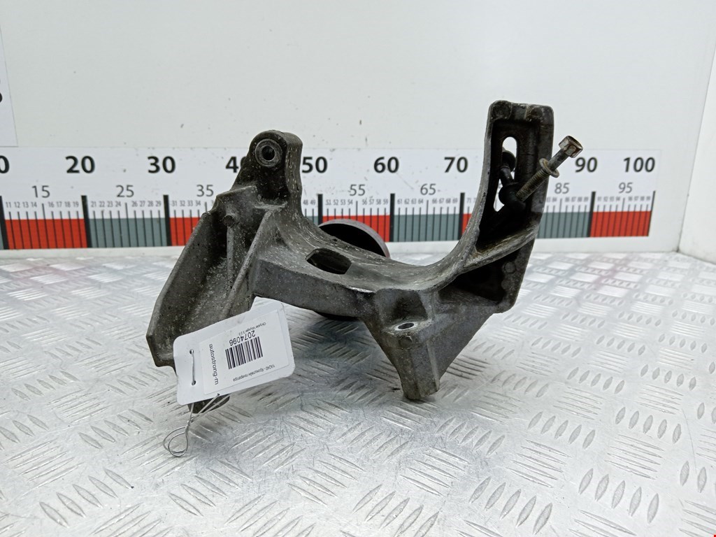 Кронштейн генератора CHRYSLER Voyager III GS 1995-2000