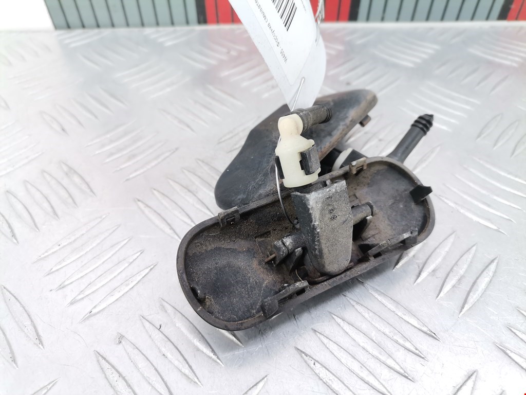 Форсунка омывателя лобового стекла VOLKSWAGEN Passat B6 2005-2011