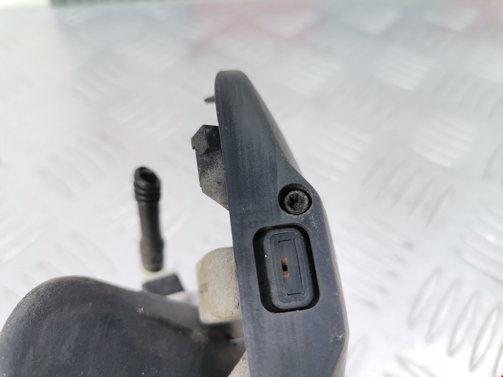 Форсунка омывателя лобового стекла VOLKSWAGEN Passat B6 2005-2011