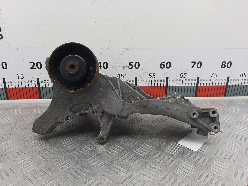 Кронштейн генератора AUDI A4 B6 2001-2005