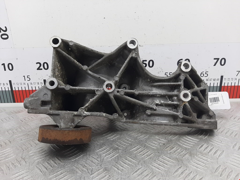 Кронштейн генератора AUDI A4 B6 2001-2005