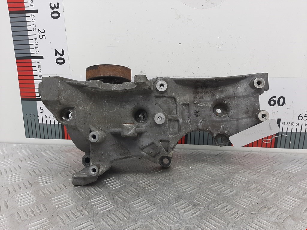 Кронштейн генератора AUDI A4 B6 2001-2005