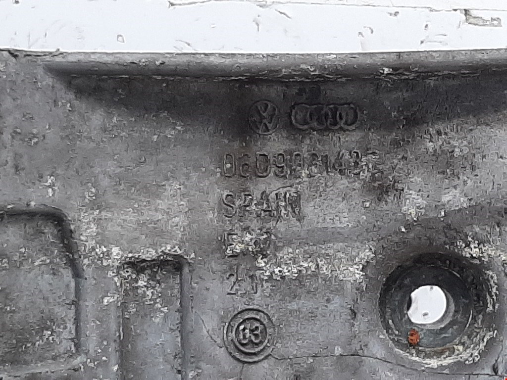 Кронштейн генератора AUDI A4 B6 2001-2005