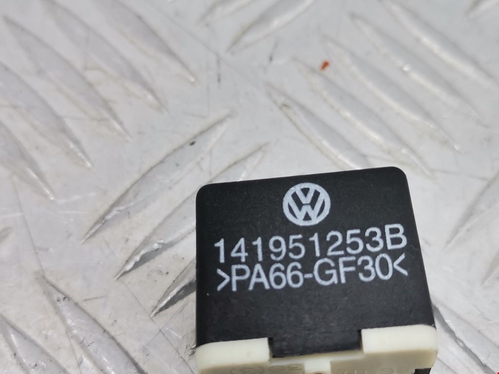 Реле VOLKSWAGEN Touareg 2002-2010