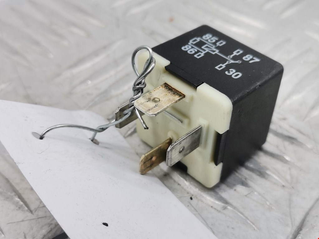 Реле VOLKSWAGEN Touareg 2002-2010