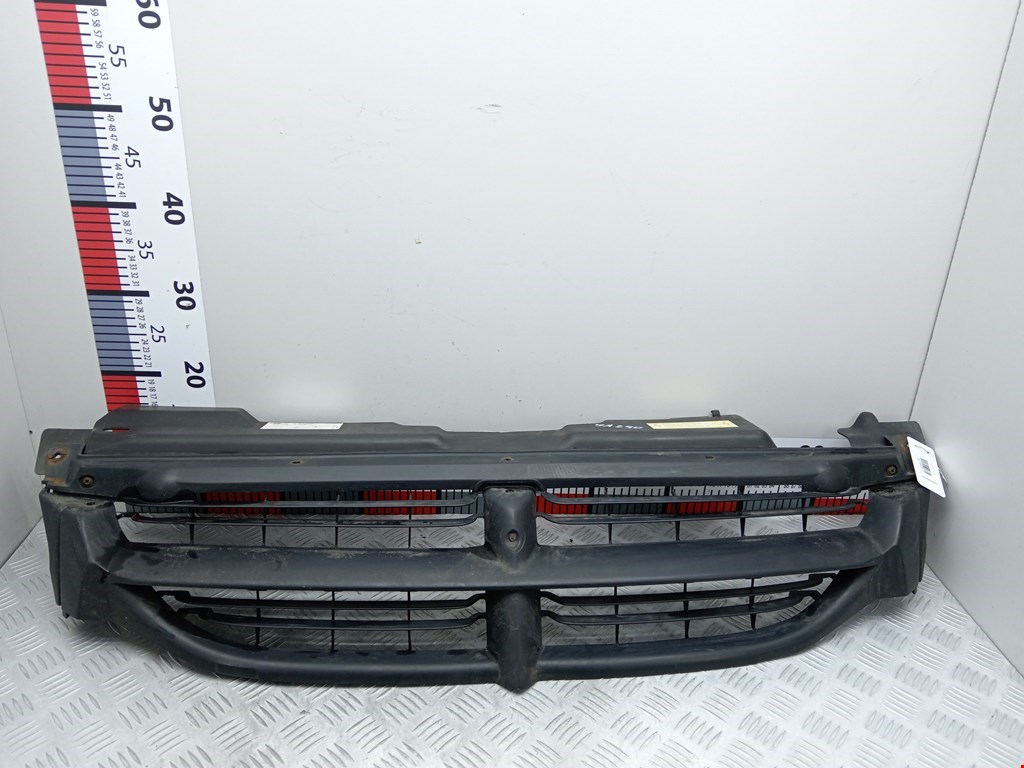 Решетка радиатора CHRYSLER Voyager III GS 1995-2000