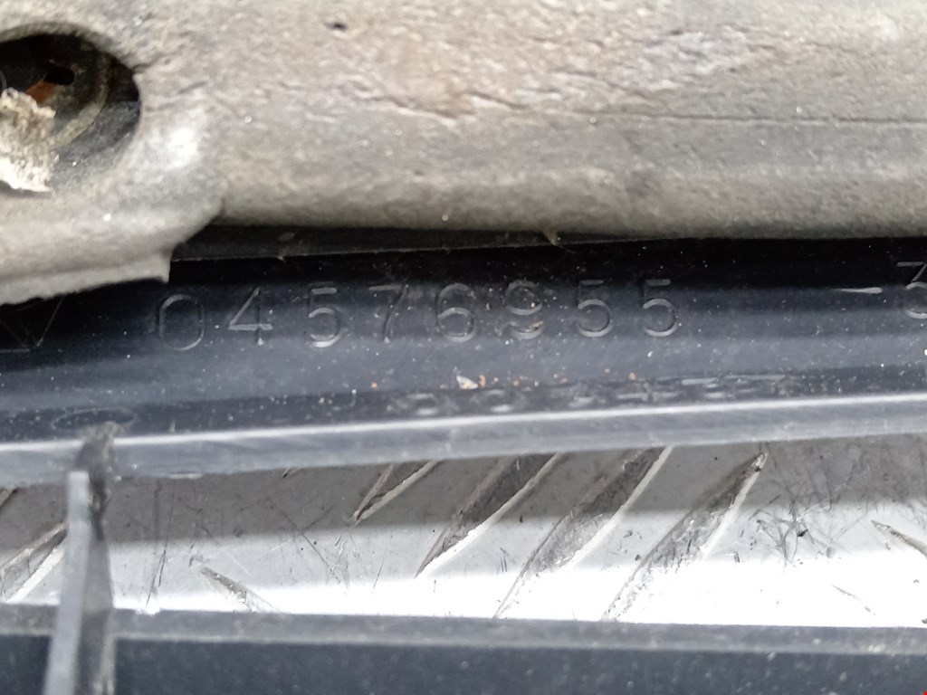 Решетка радиатора CHRYSLER Voyager III GS 1995-2000