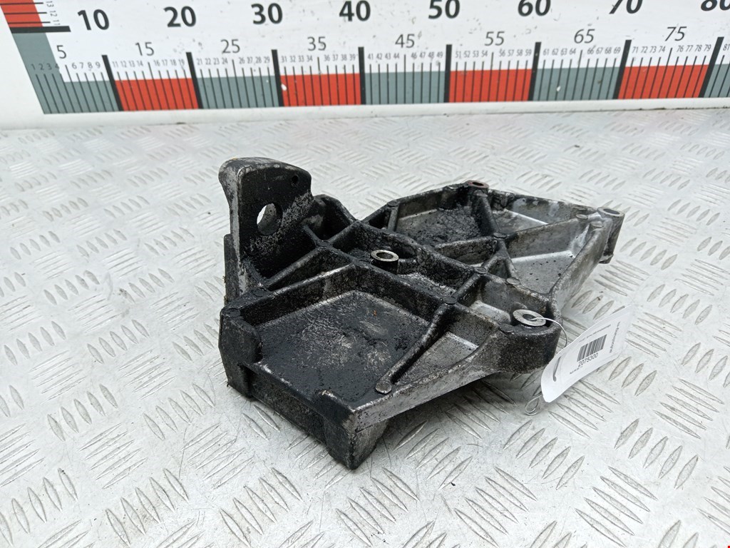 Кронштейн кондиционера AUDI A4 B5 1995-2001