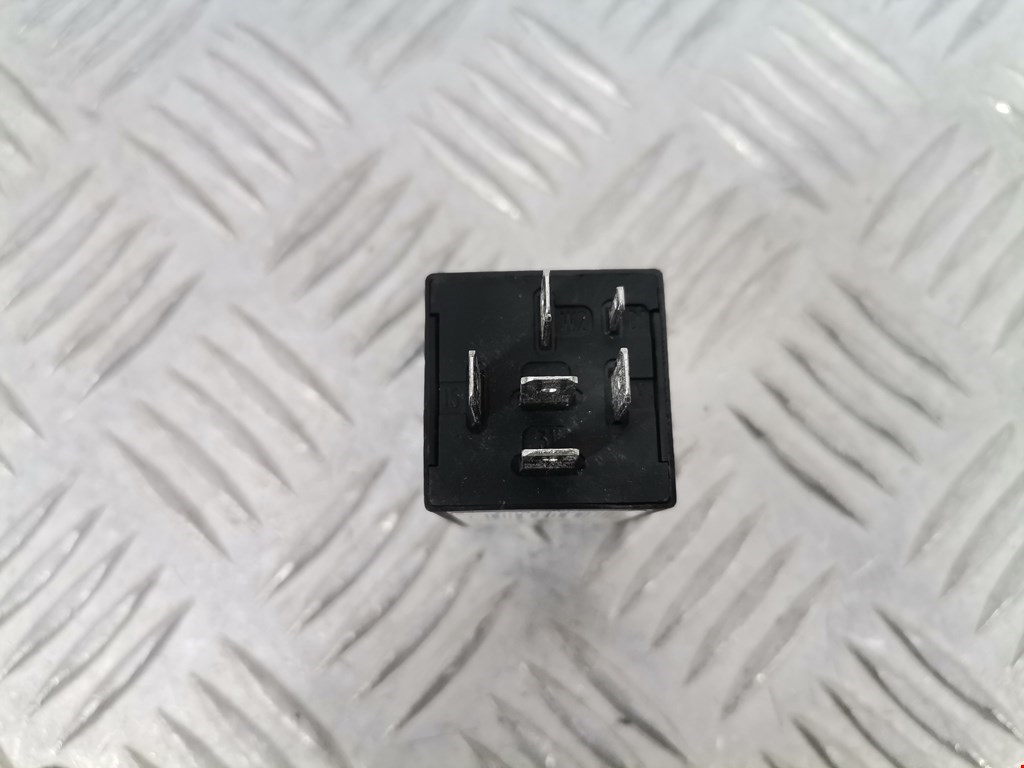 Реле VOLKSWAGEN Touareg 2002-2010