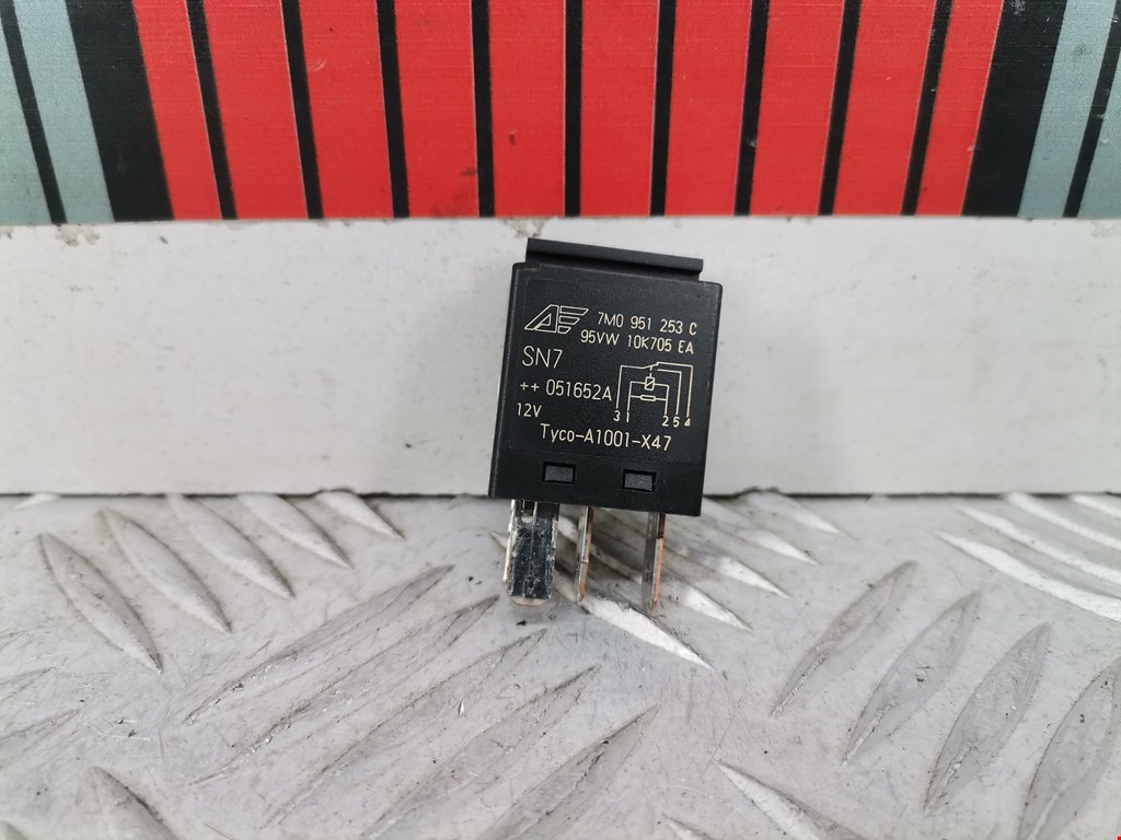 Реле Volkswagen Touareg 1 (2002-2010)