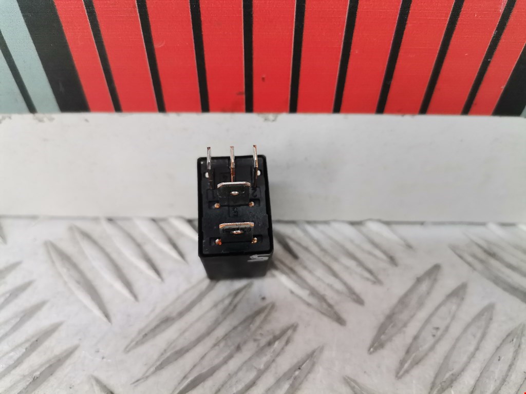 Реле VOLKSWAGEN Touareg 2002-2010