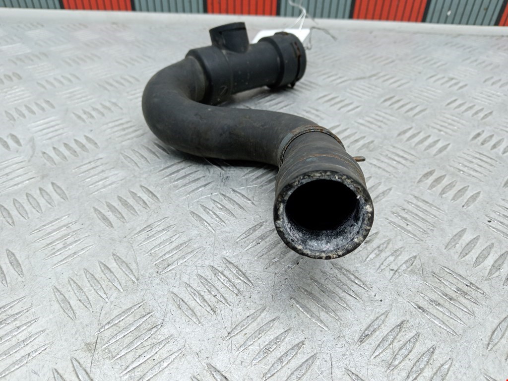 Патрубок AUDI A6 C5 1997-2004