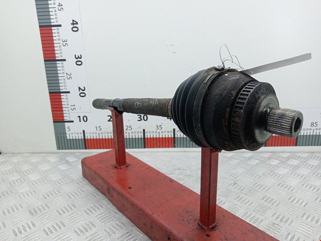 Полуось (привод, приводной вал) передняя правая VOLKSWAGEN Sharan 1995-2010