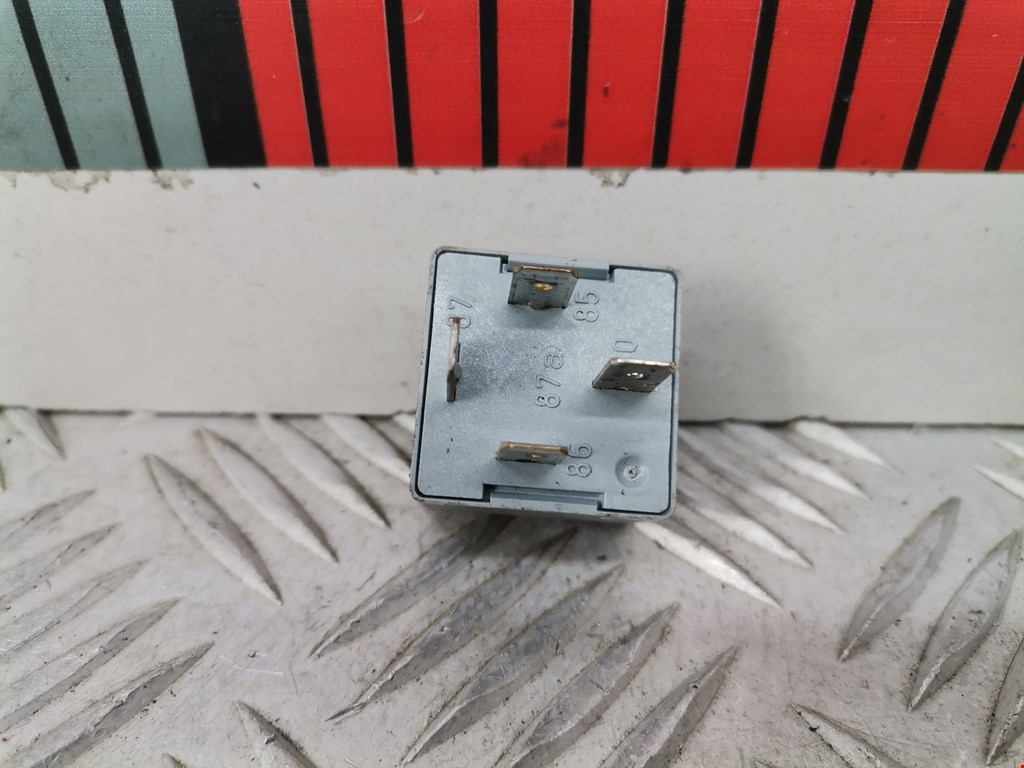 Реле VOLKSWAGEN Touareg 2002-2010