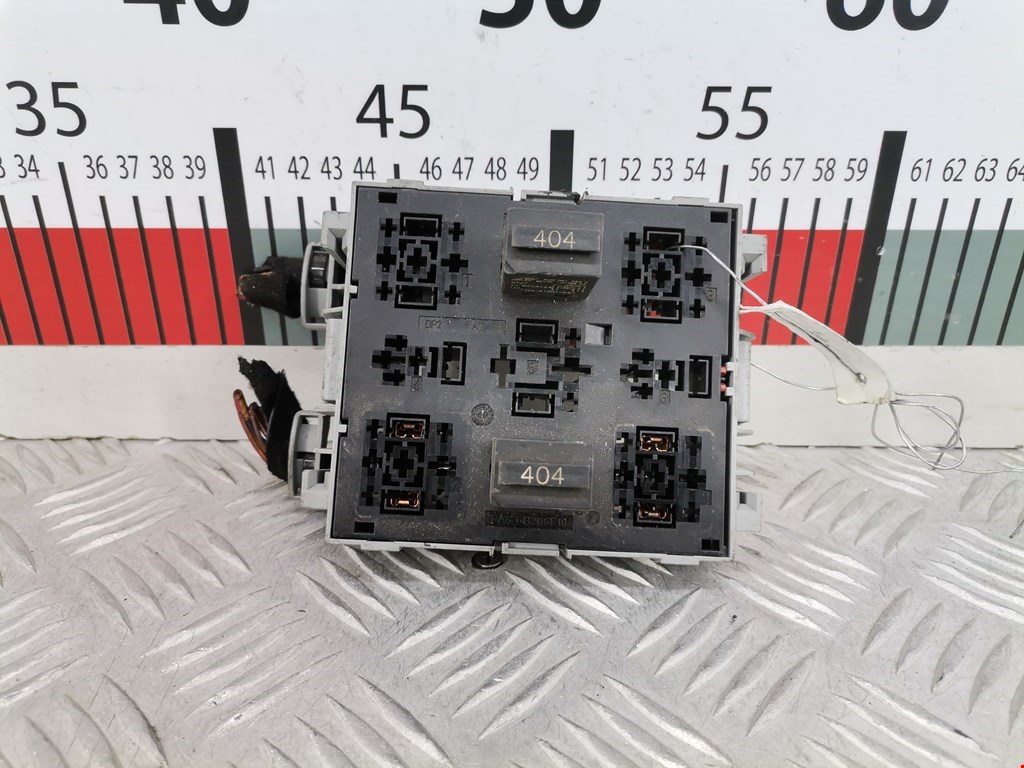 Блок реле VOLKSWAGEN Touareg 2002-2010