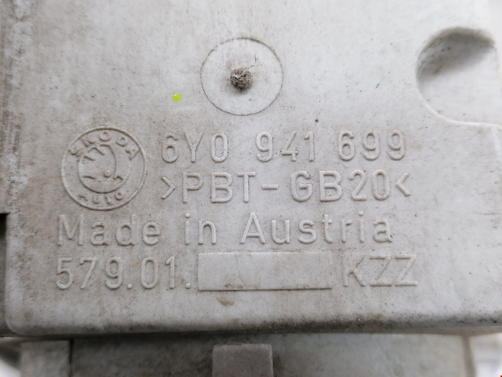 Фара противотуманная левая (ПТФ) SKODA Fabia MK1 1999-2006