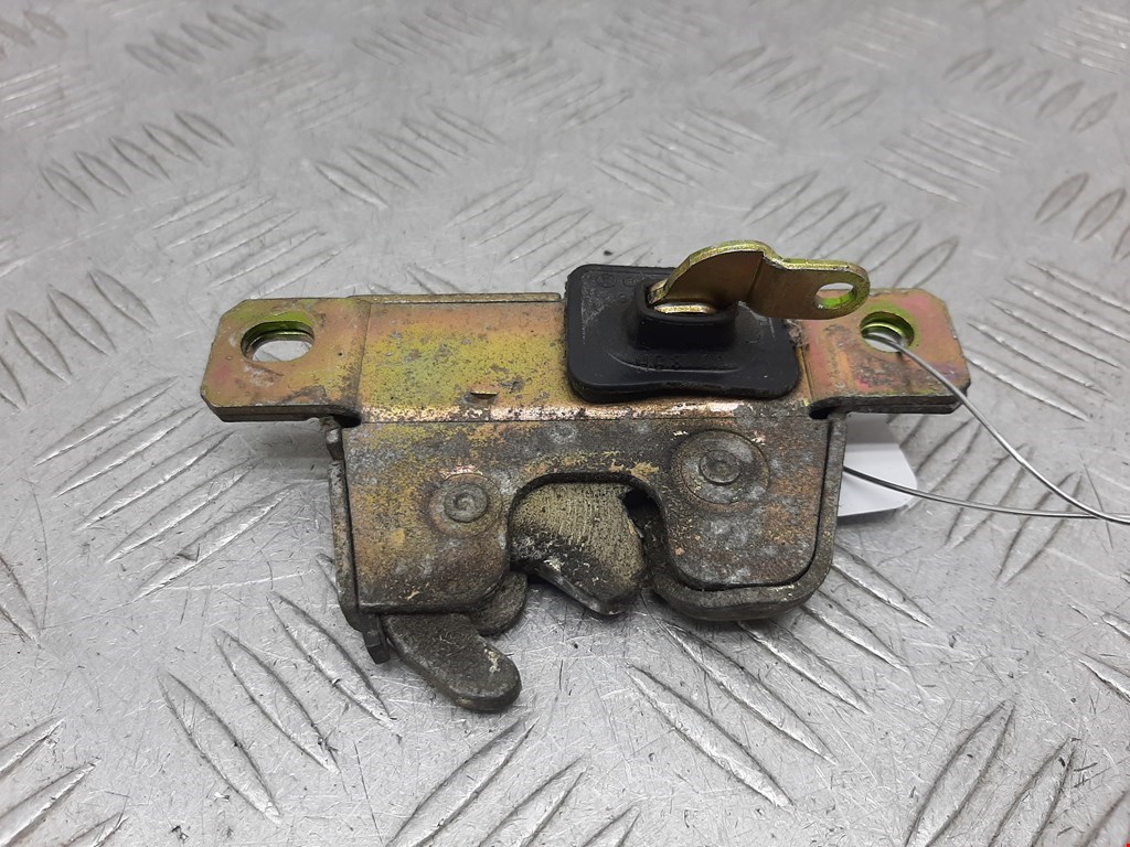 Замок багажника (крышки двери) SEAT Toledo 1991-1999