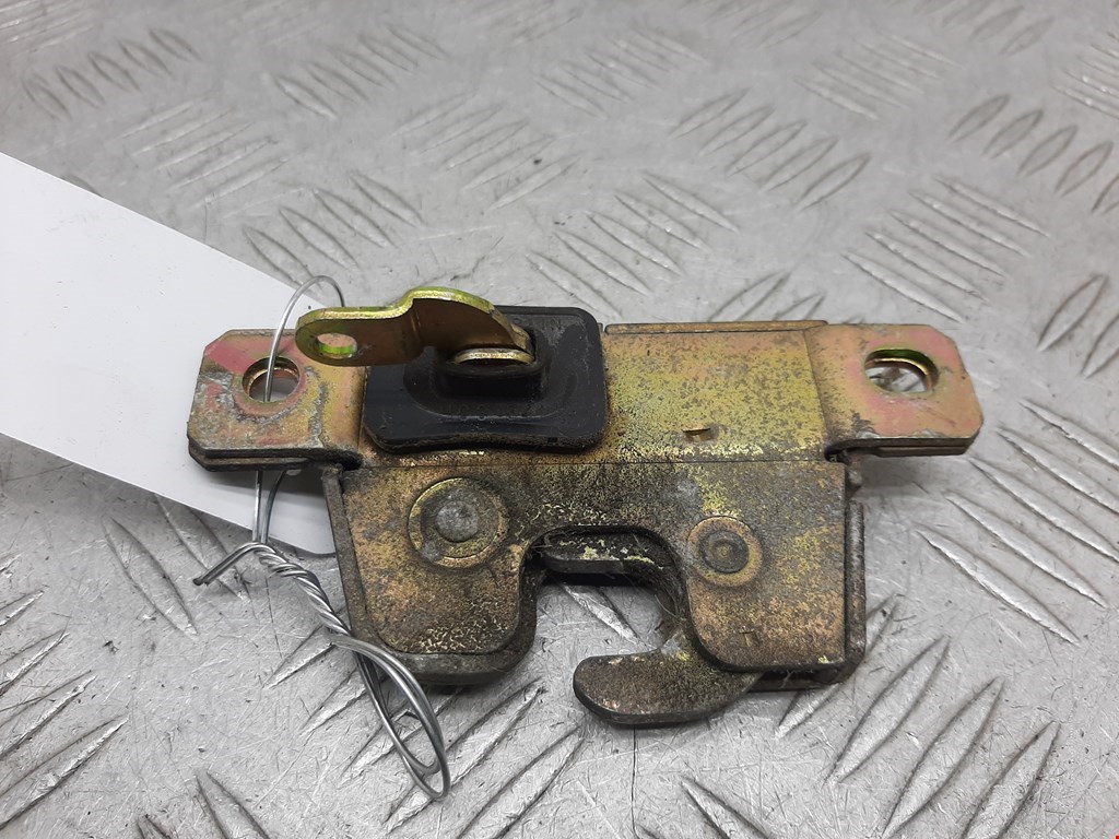 Замок багажника (крышки двери) SEAT Toledo 1991-1999