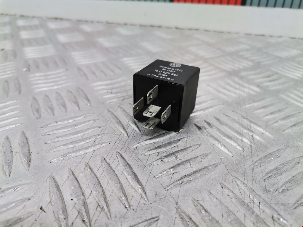 Реле VOLKSWAGEN Touareg 2002-2010