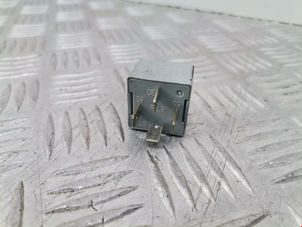 Реле VOLKSWAGEN Touareg 2002-2010