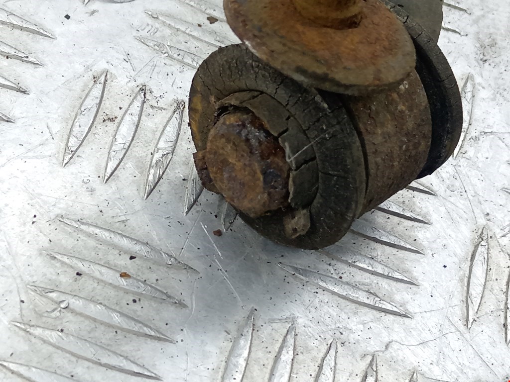 Стабилизатор передний (поперечной устойчивости подвески) SEAT Toledo 1991-1999