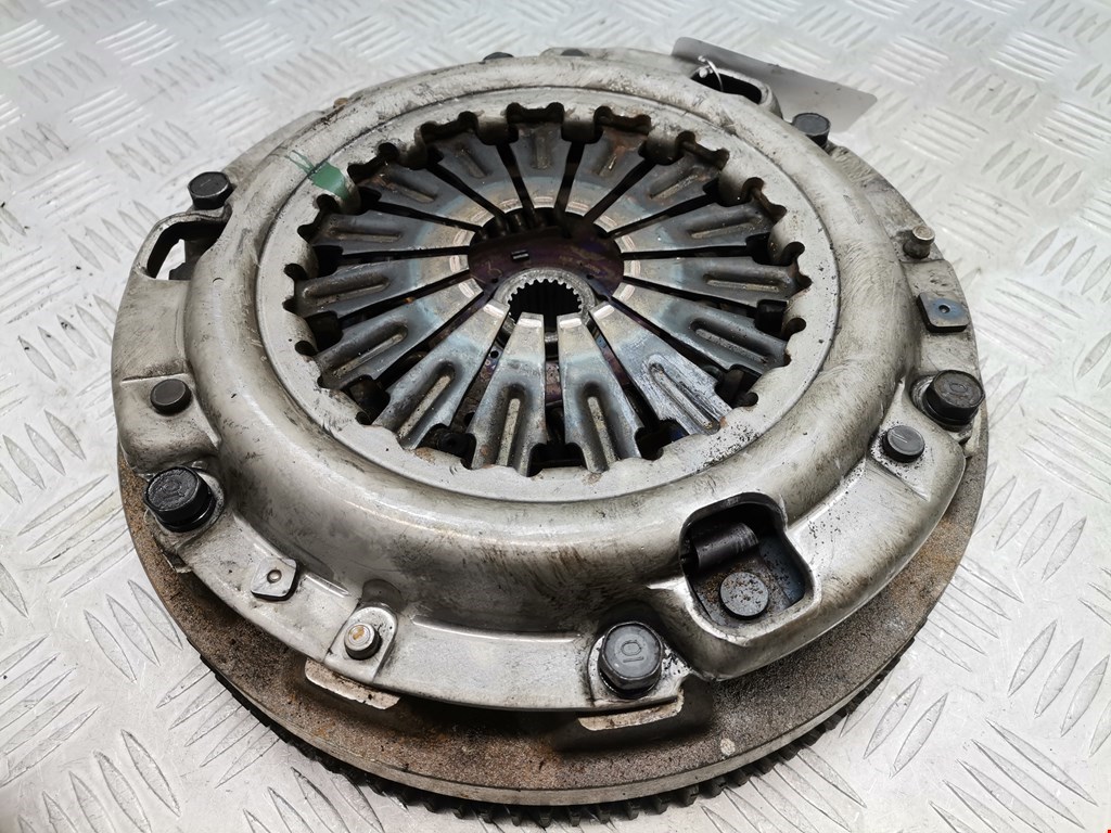 Маховик (демпфер сцепления) MAZDA 323 FA 1977-1980