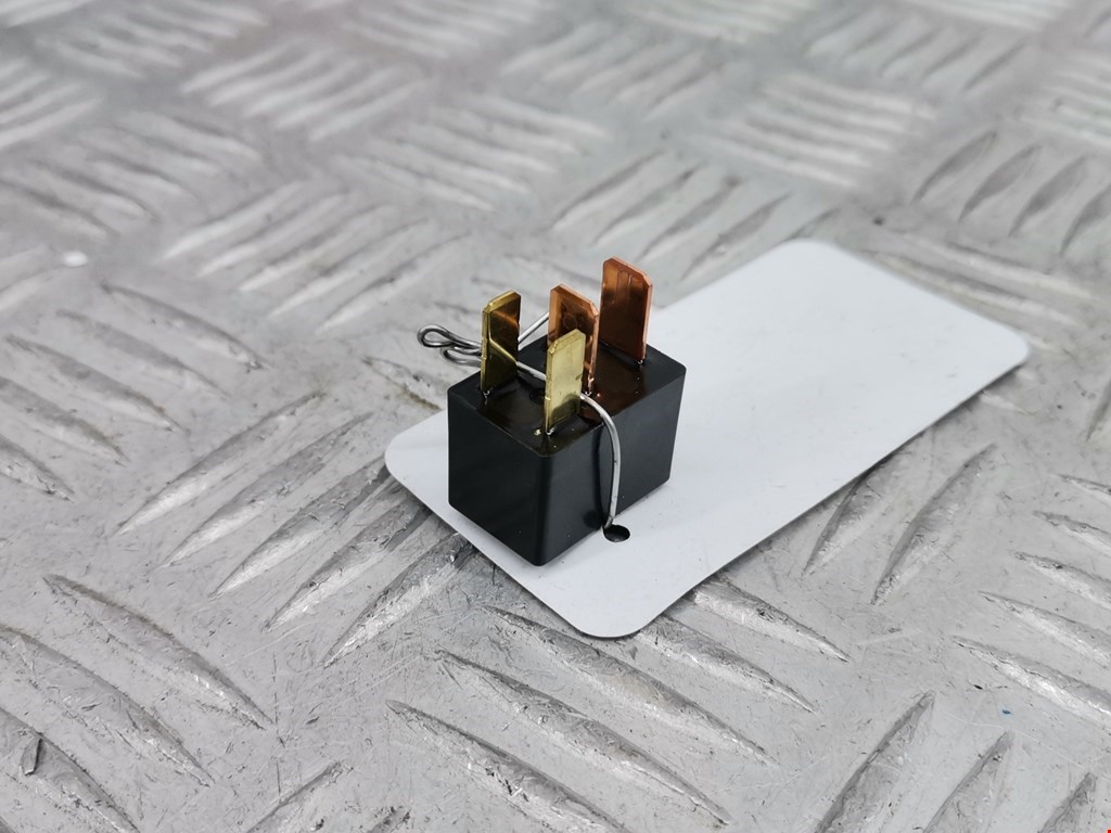 Реле MITSUBISHI Grandis 2003-2011