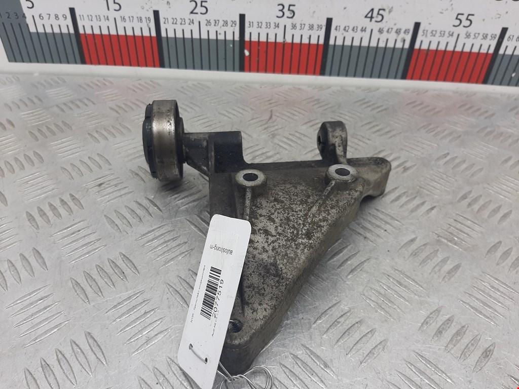 Кронштейн кондиционера AUDI A6 C5 1997-2004