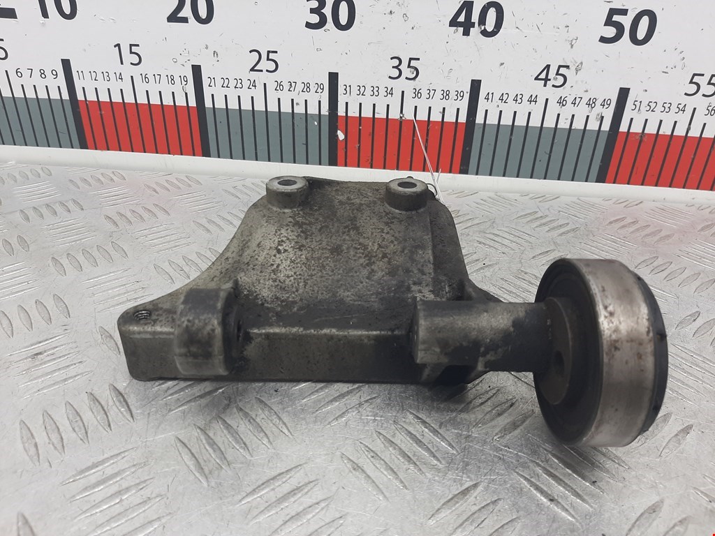 Кронштейн кондиционера AUDI A6 C5 1997-2004