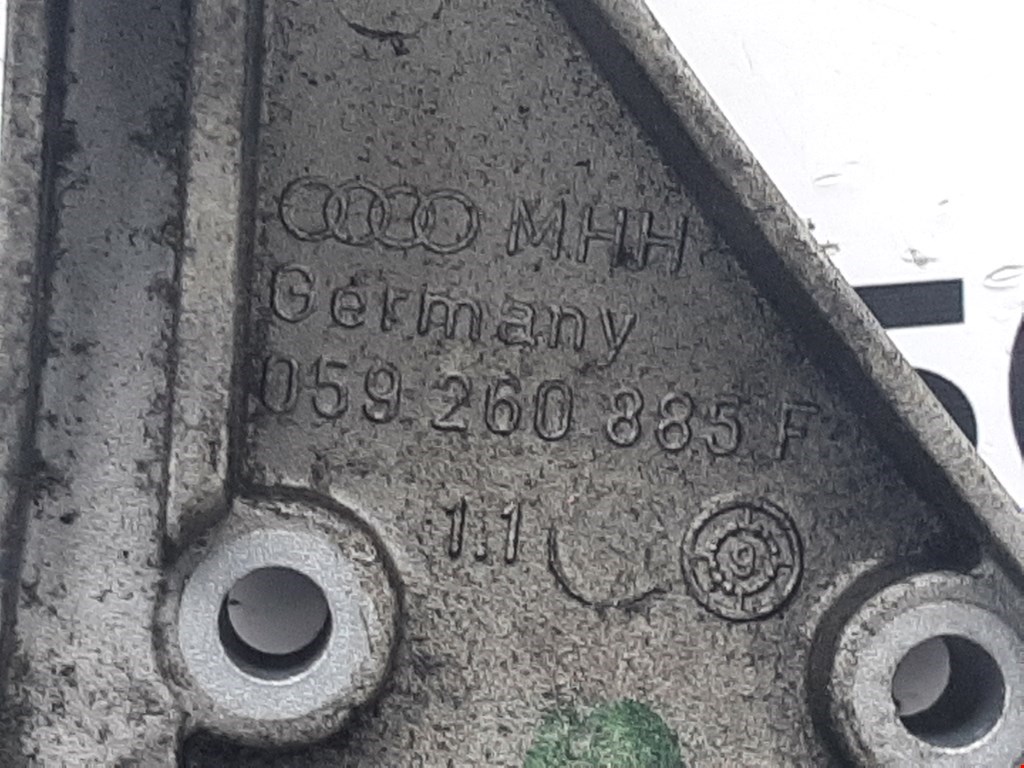 Кронштейн кондиционера AUDI A6 C5 1997-2004