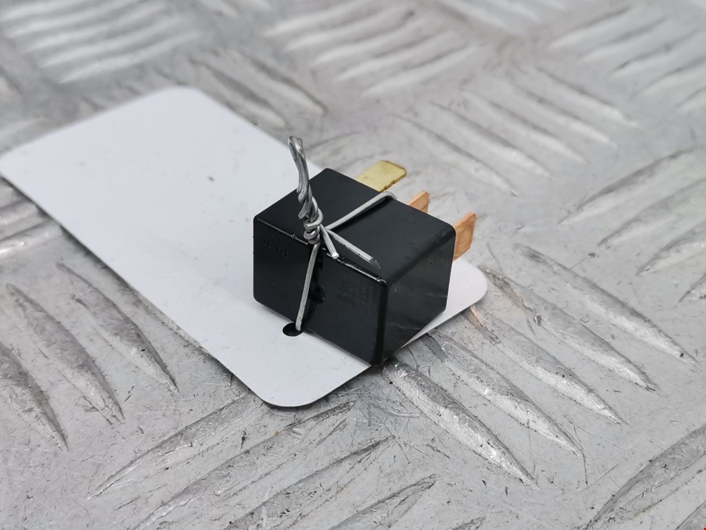 Реле MITSUBISHI Grandis 2003-2011